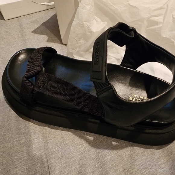 NWT Moncler Catura Black Sandals Size 40 - Picture 7 of 14